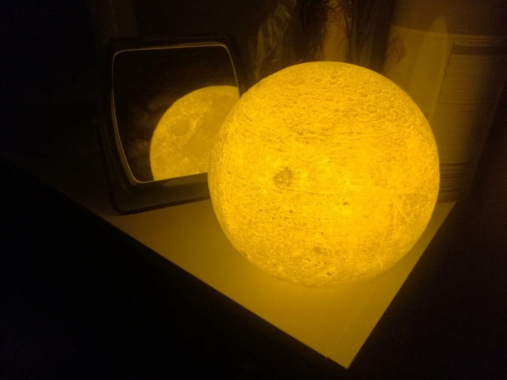 Светящаяся луна