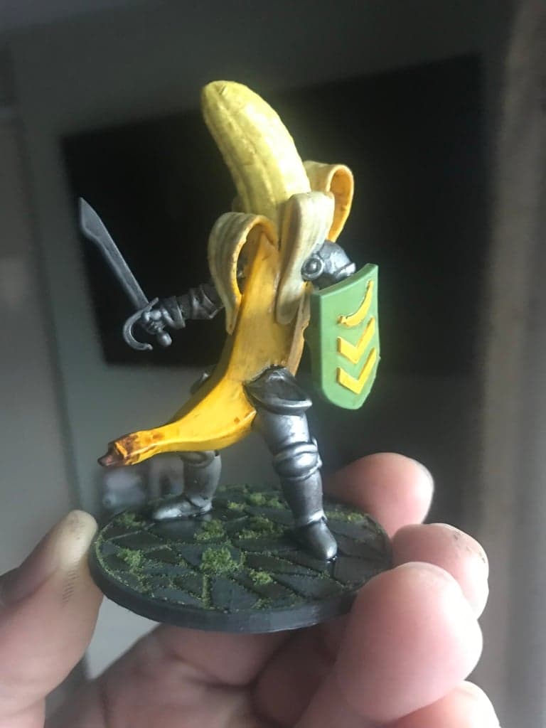 Банановый рыцарь 28 мм v2