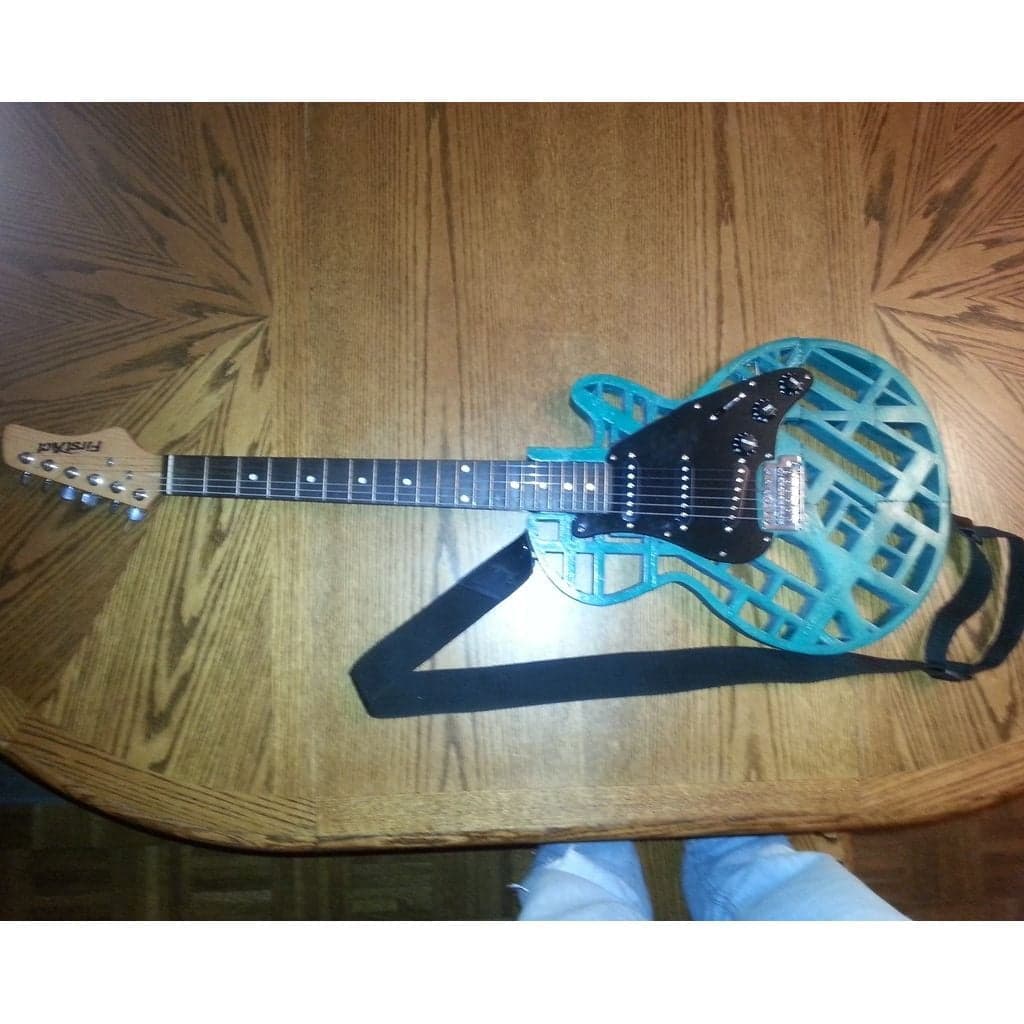 Гибридная гитара Stratocaster/Les Paul