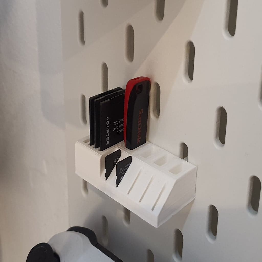 Держатель USB и SD-карт SKADIS