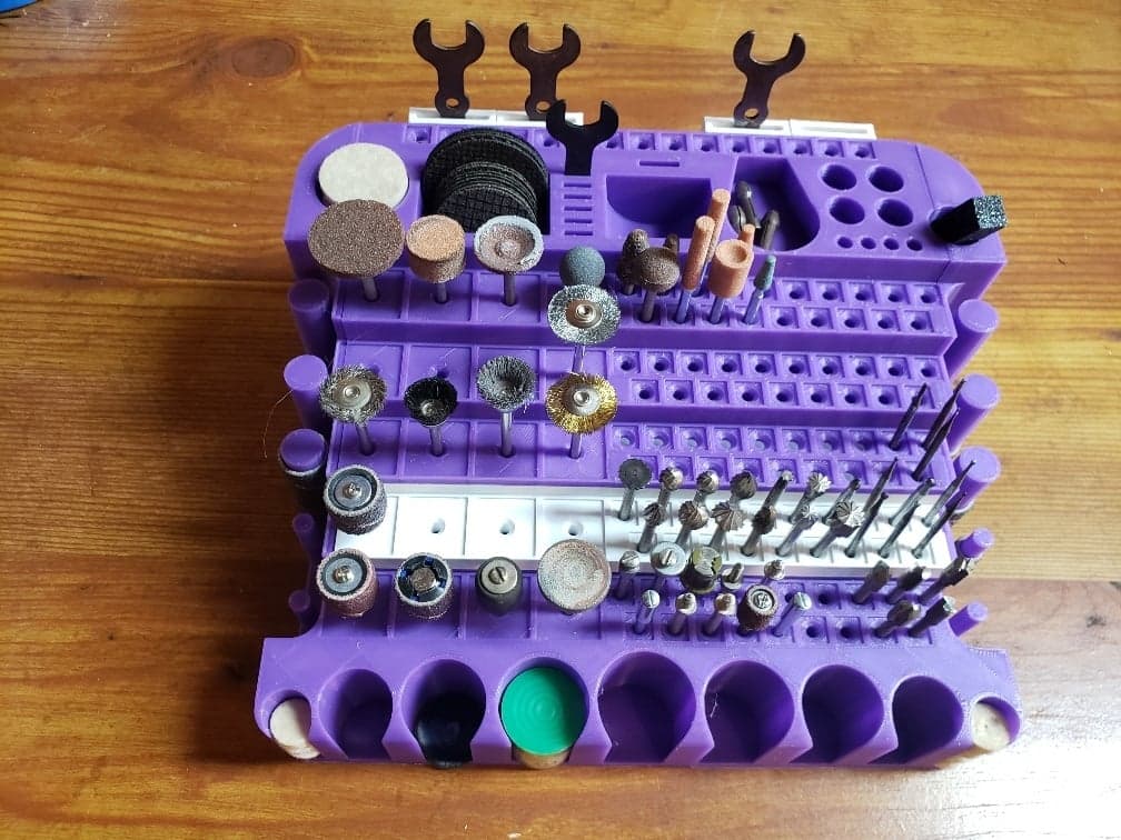 Хранение бит Dremel на верстаке